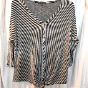 Gyft Black/White Striped V Neck Top. Size M.